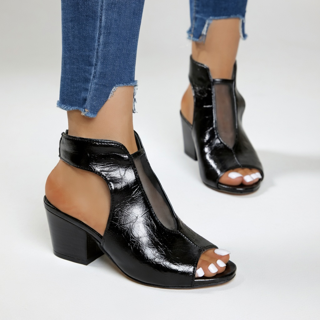 Arabelle™ — Sandalia abierta por delante con tacón de bloque de 8 cm y rejilla negra.