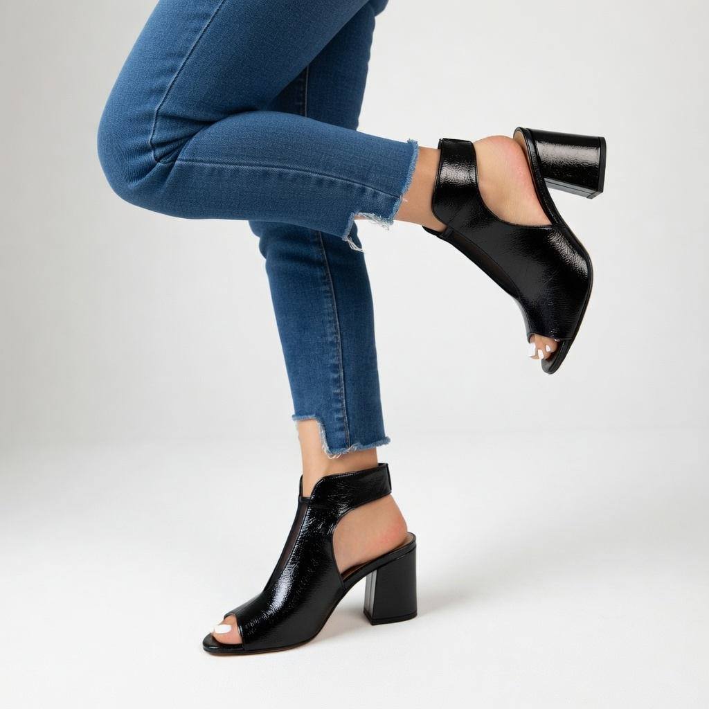 Arabelle™ — Sandalia abierta por delante con tacón de bloque de 8 cm y rejilla negra.