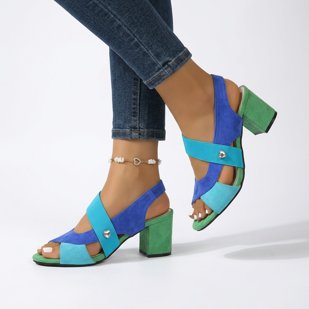 Colorine™ — Sandalia de tacón grueso con diseño «color block» y una atrevida correa al tobillo