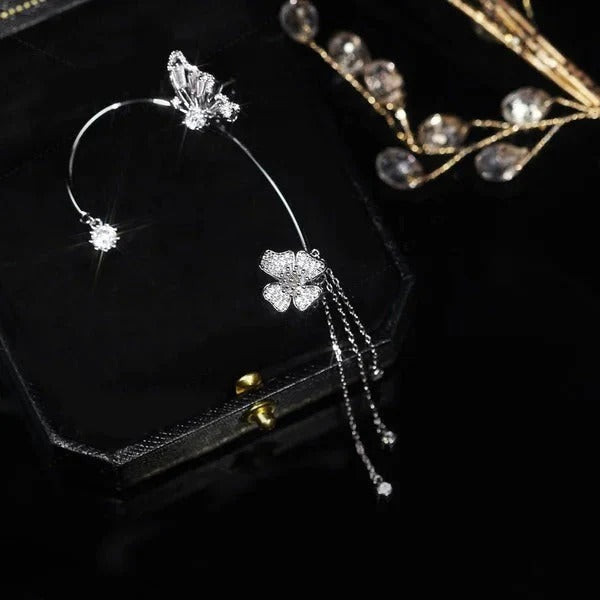 Less| Pendientes sencillos con mariposas, flores y borlas: elegantes y cómodos.
