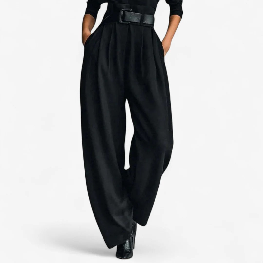 Criss| Mono Elegante Con Cuello Alto